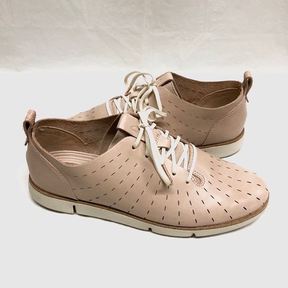 Clarks Shoes - Clarks Women’s Tri Etch Leather Sneakers
